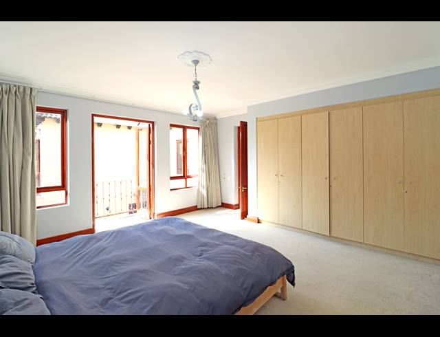 3 BEDROOM HOUSE FOR SALE IN MELROSE